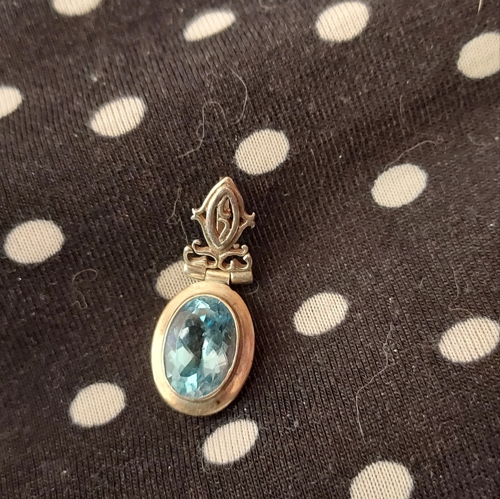 Sterling silver topaz pendant - Picture 5 of 6